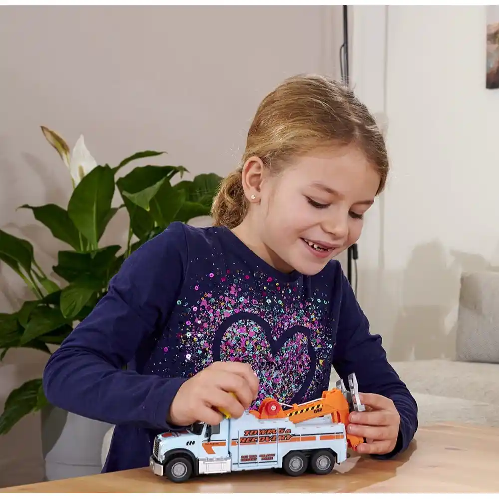 Majorette - Mack Granite Tow Truck with Lights & Sounds - Image 3