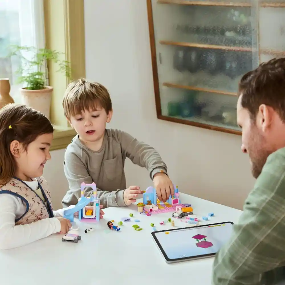 LEGO Gabby's Dollhouse - Gabbys Gabbys Kitty Care Ear 165 Pieces - Image 4