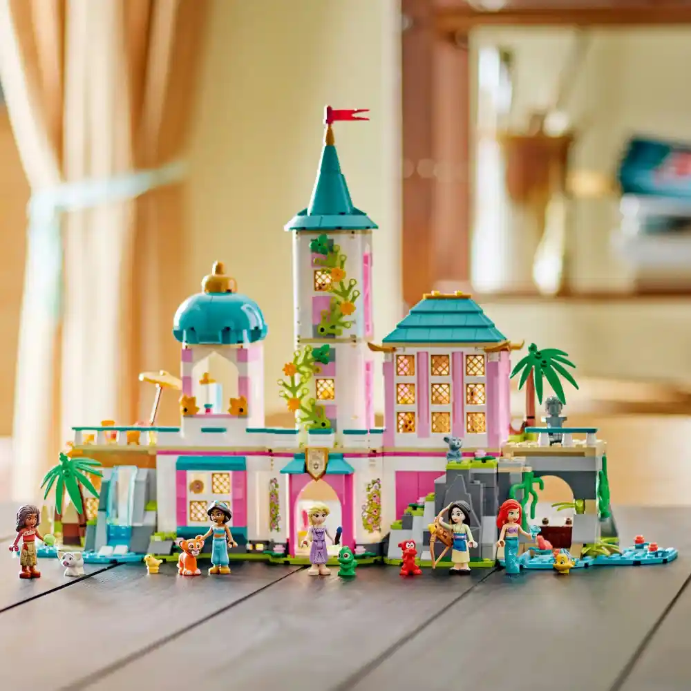 LEGO Disney - Princess Castle & Royal Pets 787 Pieces - Image 3