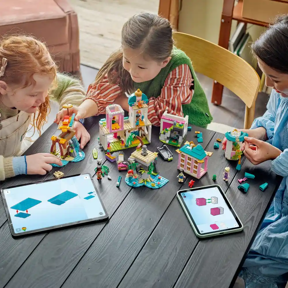 LEGO Disney - Princess Castle & Royal Pets 787 Pieces - Image 4