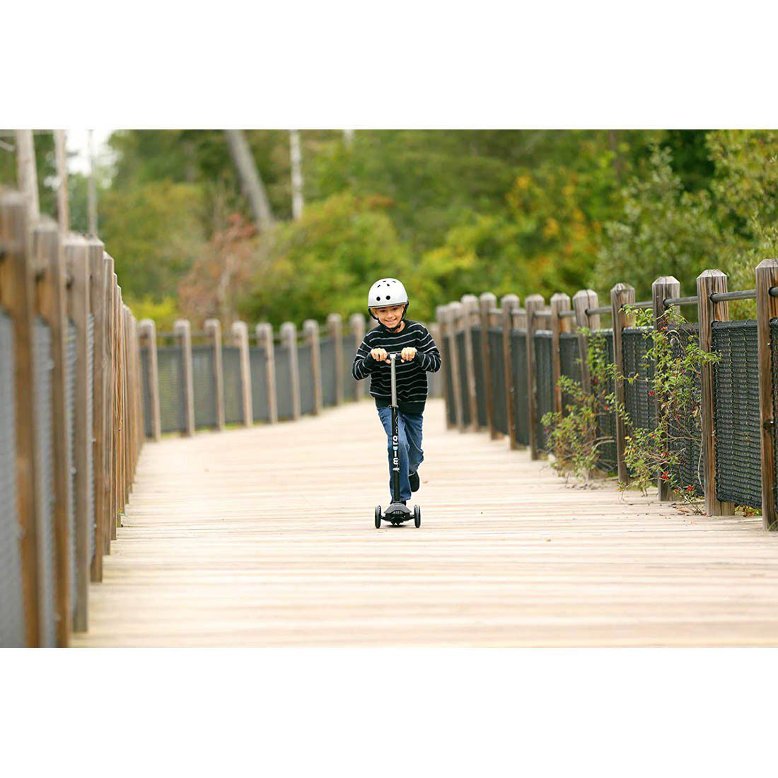 Micro Scooter Deluxe Maxi 3 Wheel Kick Black/Grey T Bar Handle - Image 5