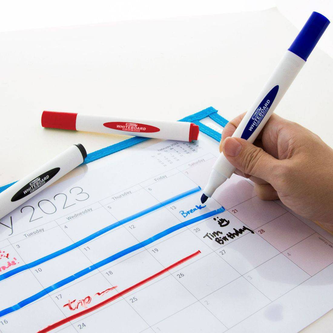 Bazic Triangular Dry-Erase Markers Assorted Colors Pack of 3 - Image 3